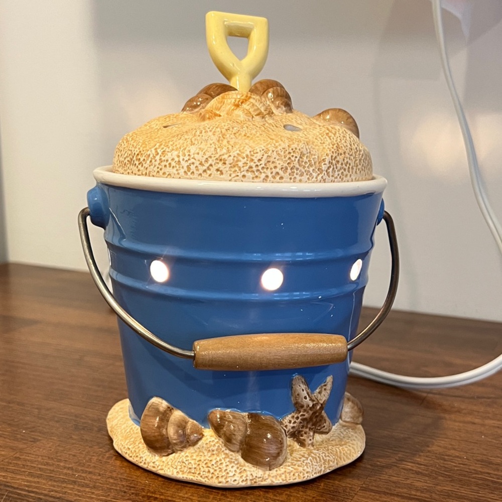 Scentsy Blue Beach-Themed Candle Warmer